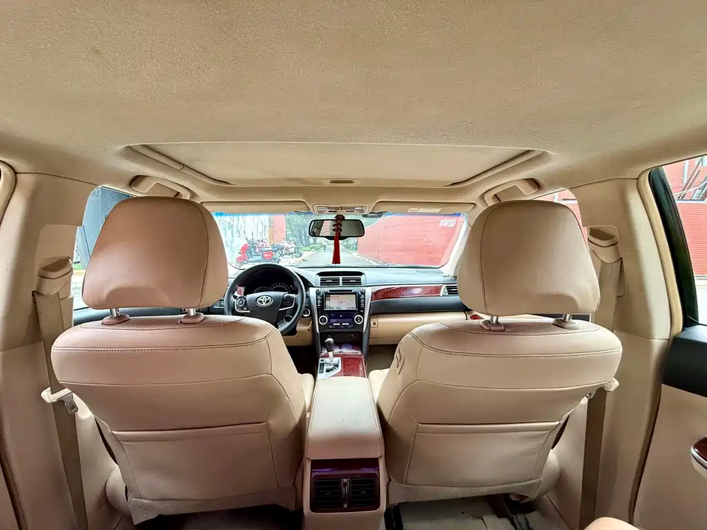 Toyota Camry — миниатюра 16