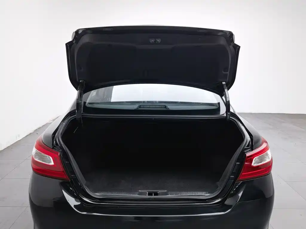 Nissan Teana — миниатюра 16