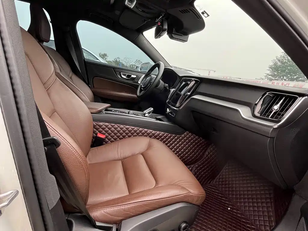 Volvo S60 — миниатюра 3