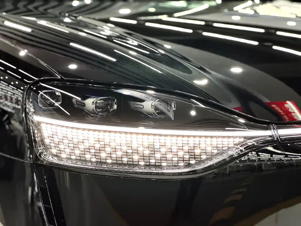 AITO ASK THE WORLD M9