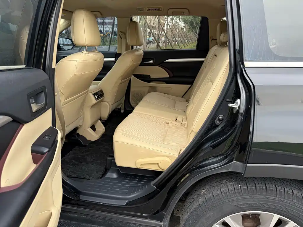 Toyota Highlander — миниатюра 9