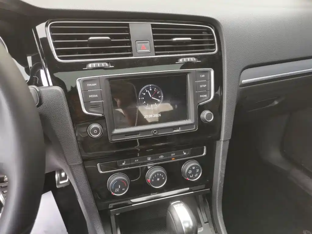 Volkswagen Golf — миниатюра 13