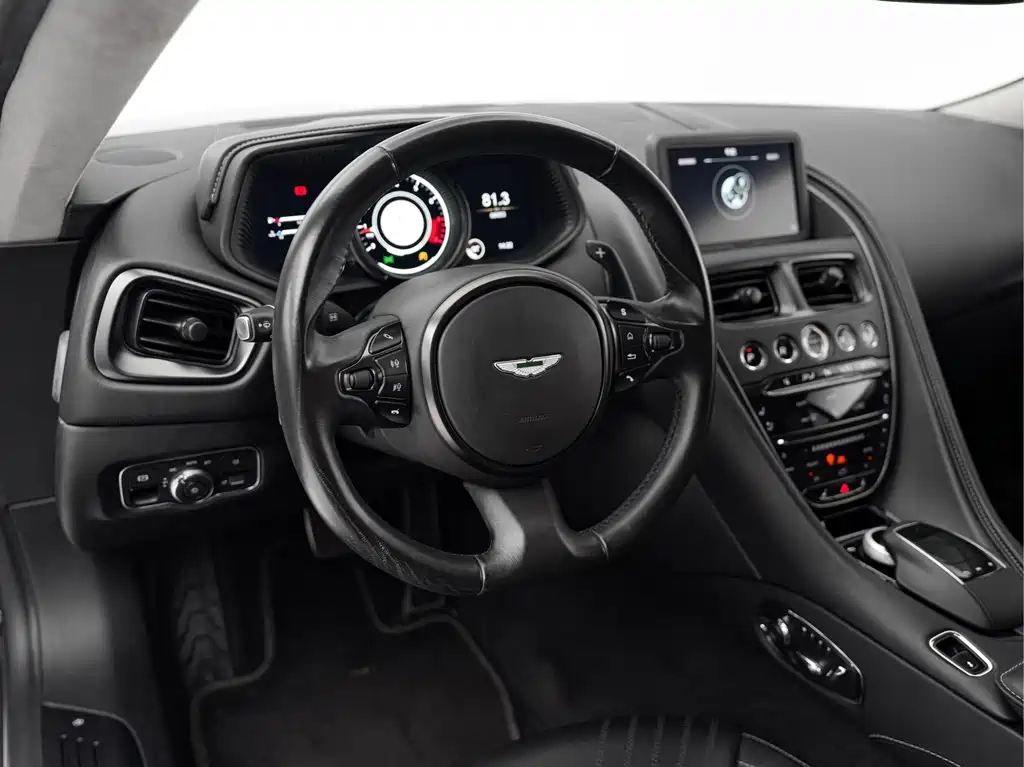 Aston Martin DB11 — миниатюра 14
