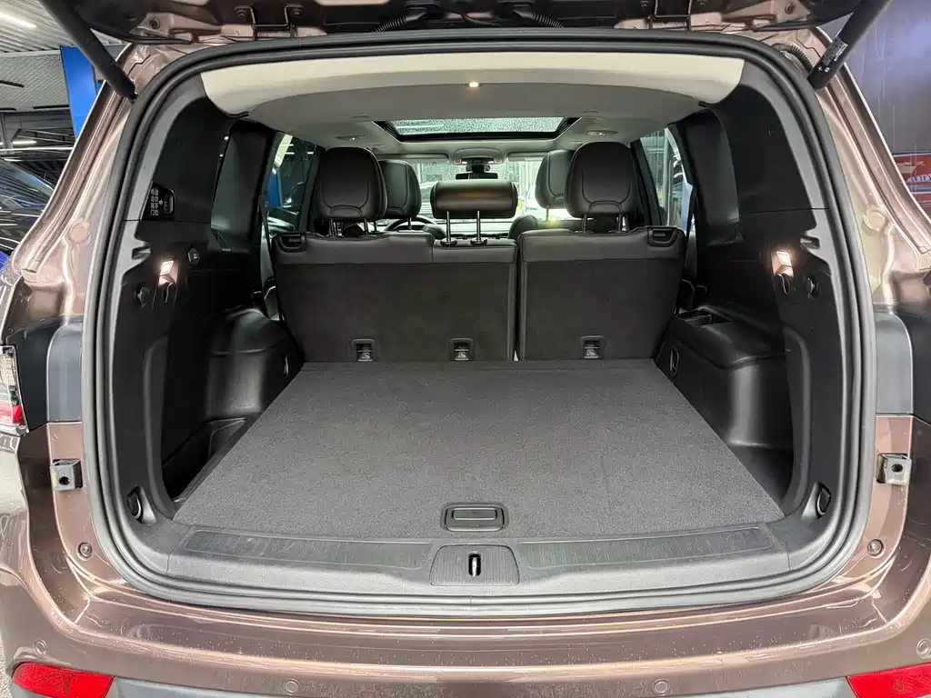 Jeep Commander — миниатюра 17