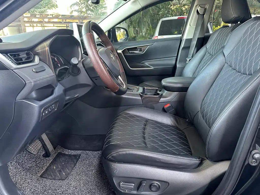 TOYOTA RAV4 RONGFANG