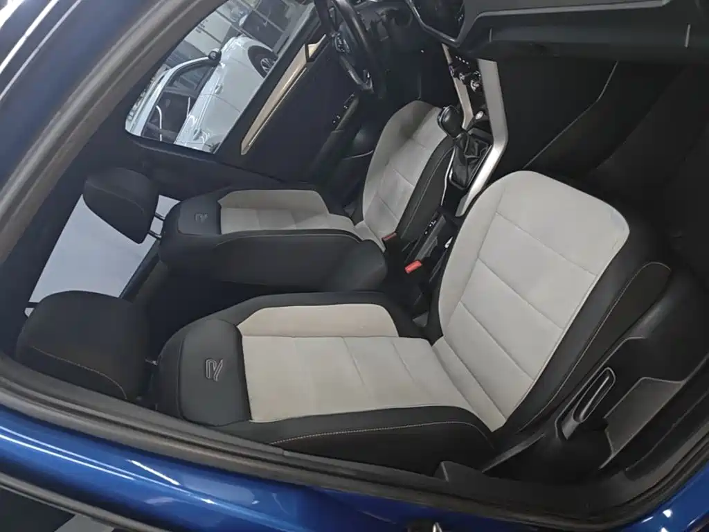 Volkswagen T-Roc — миниатюра 25