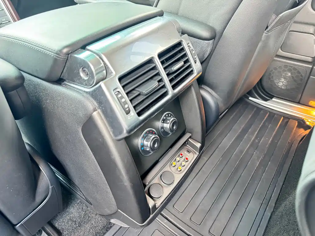 Land Rover Range Rover — миниатюра 13