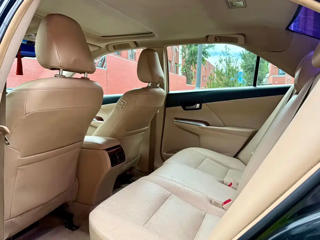 Toyota Camry — миниатюра 13