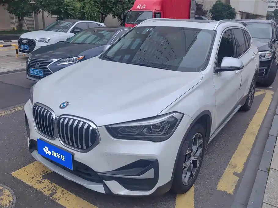 Купить BMW X1