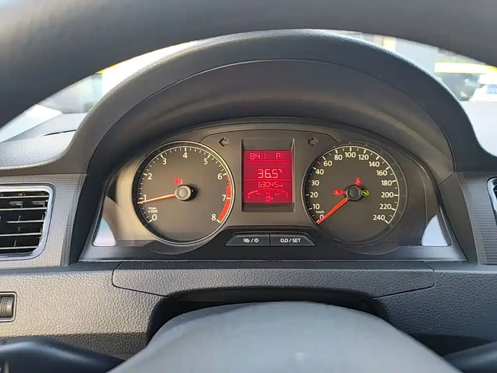 Volkswagen Santana — миниатюра 12