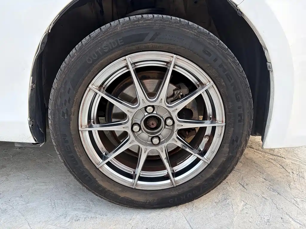 Toyota Yaris L — миниатюра 15