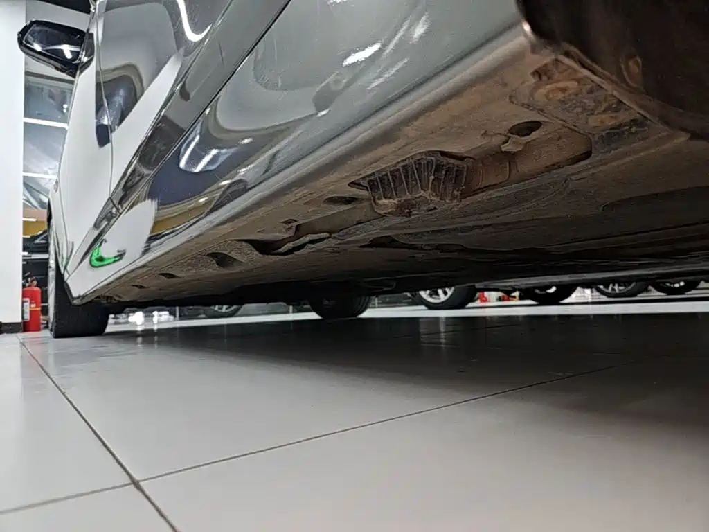 BMW 5 Series — миниатюра 22