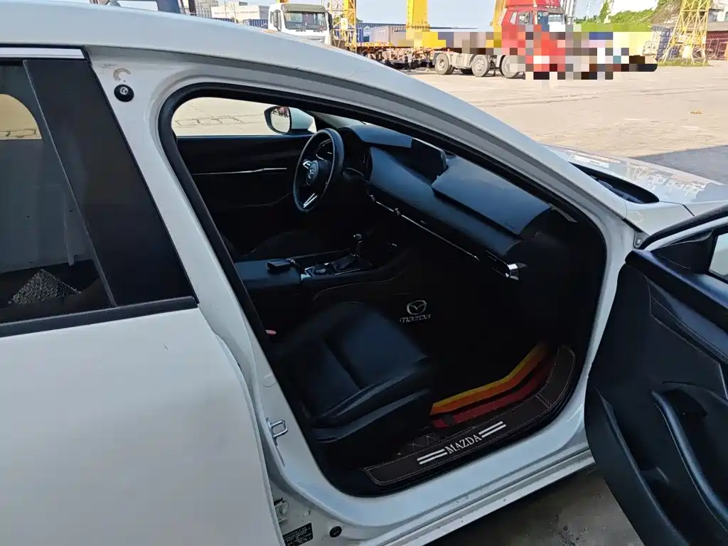 Mazda 3 Axela — миниатюра 22