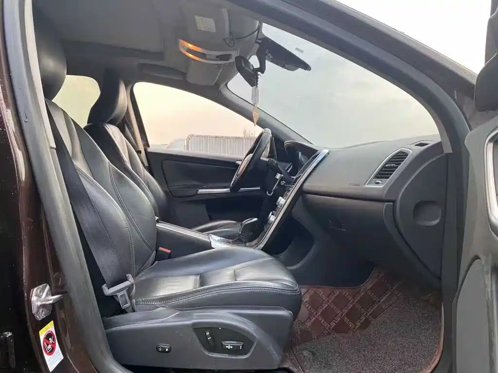 Volvo XC60 — миниатюра 6