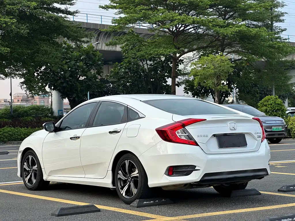 Honda Civic — миниатюра 6