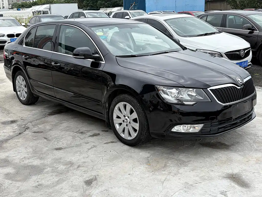 Skoda Superb — миниатюра 3