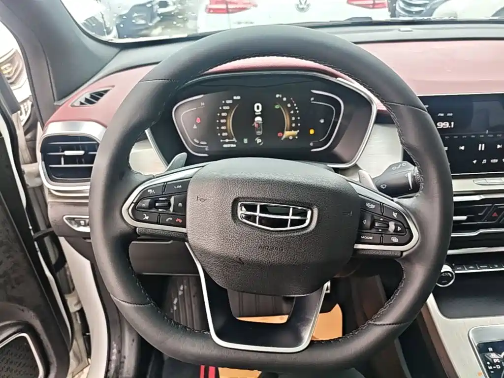 Geely Binyue — миниатюра 11