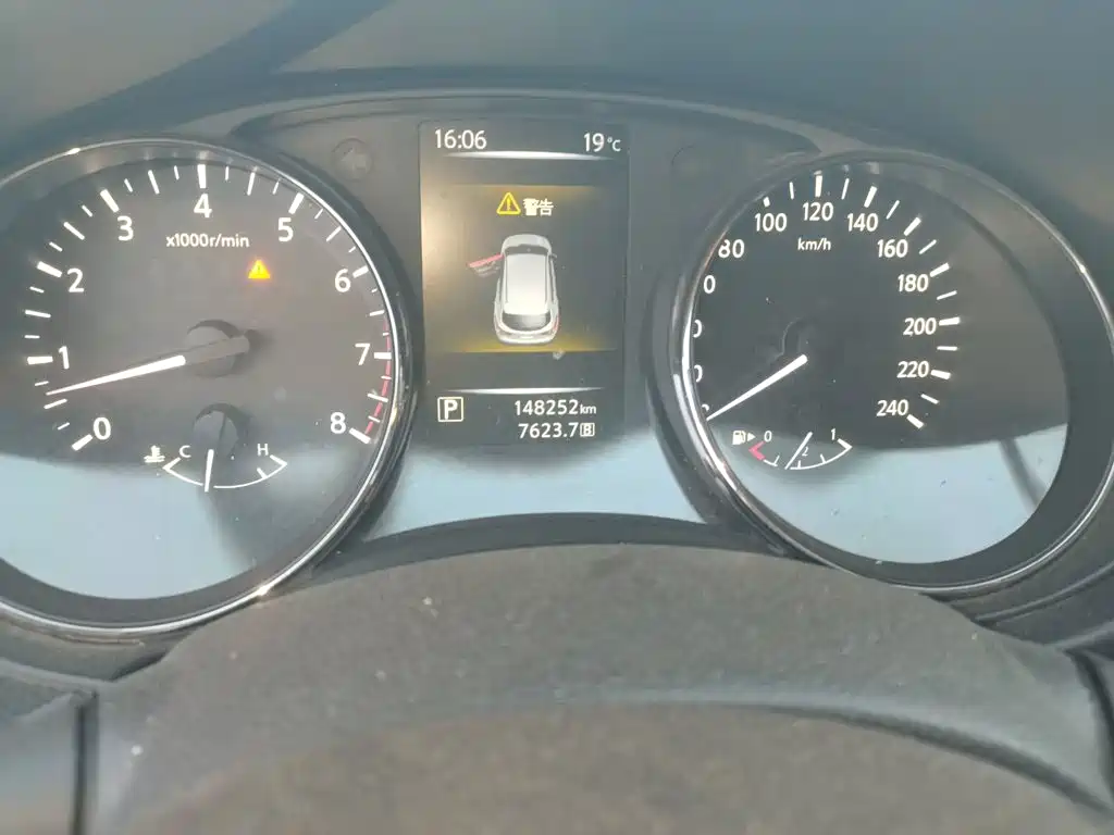 Nissan Qashqai — миниатюра 8