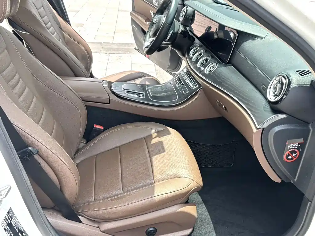 Mercedes-Benz E-Class — миниатюра 7