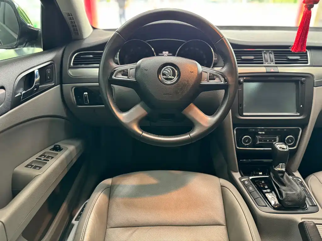 Skoda Superb 2016 TSI380 DSG