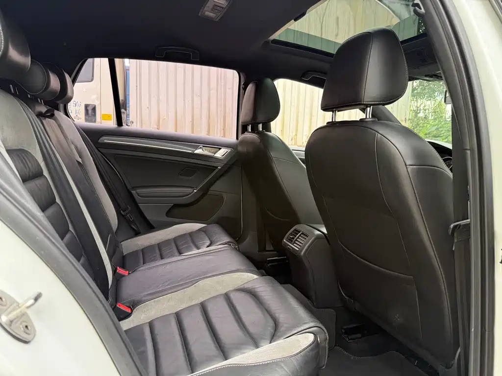 Volkswagen Golf — миниатюра 11