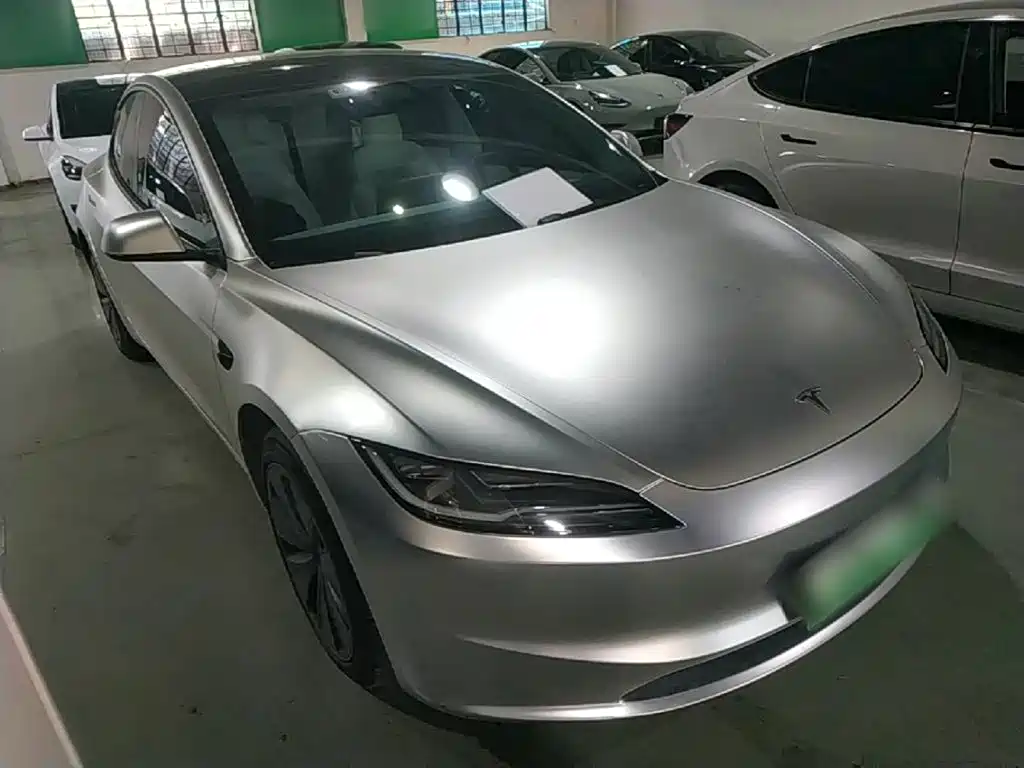 Tesla Model 3 — миниатюра 4