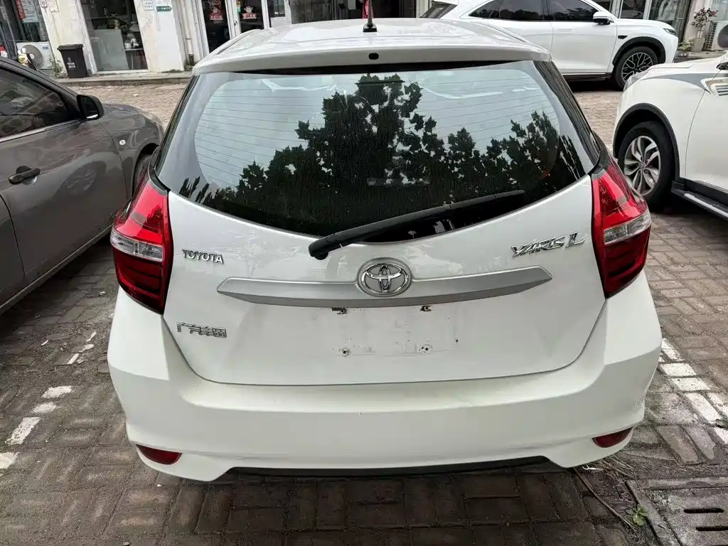 Toyota Yaris L — миниатюра 10