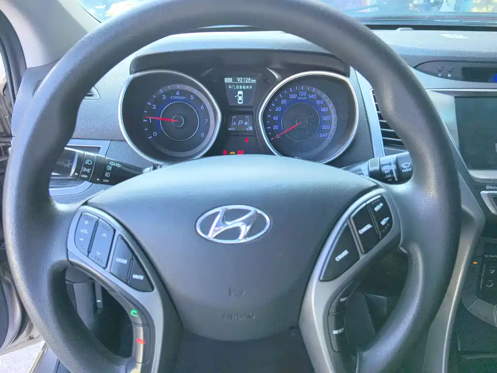 Hyundai Elantra Langdong 1.6L Auto Premium Type, фото 6