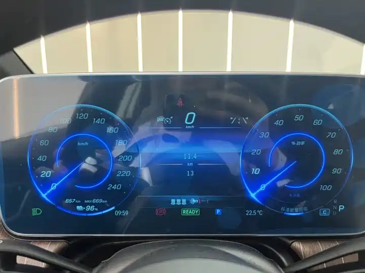 Mercedes-Benz EQE 2025 500 4MATIC