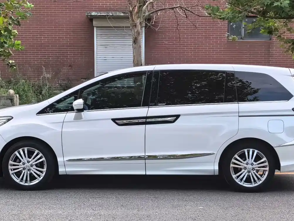 Honda Elysion — миниатюра 3