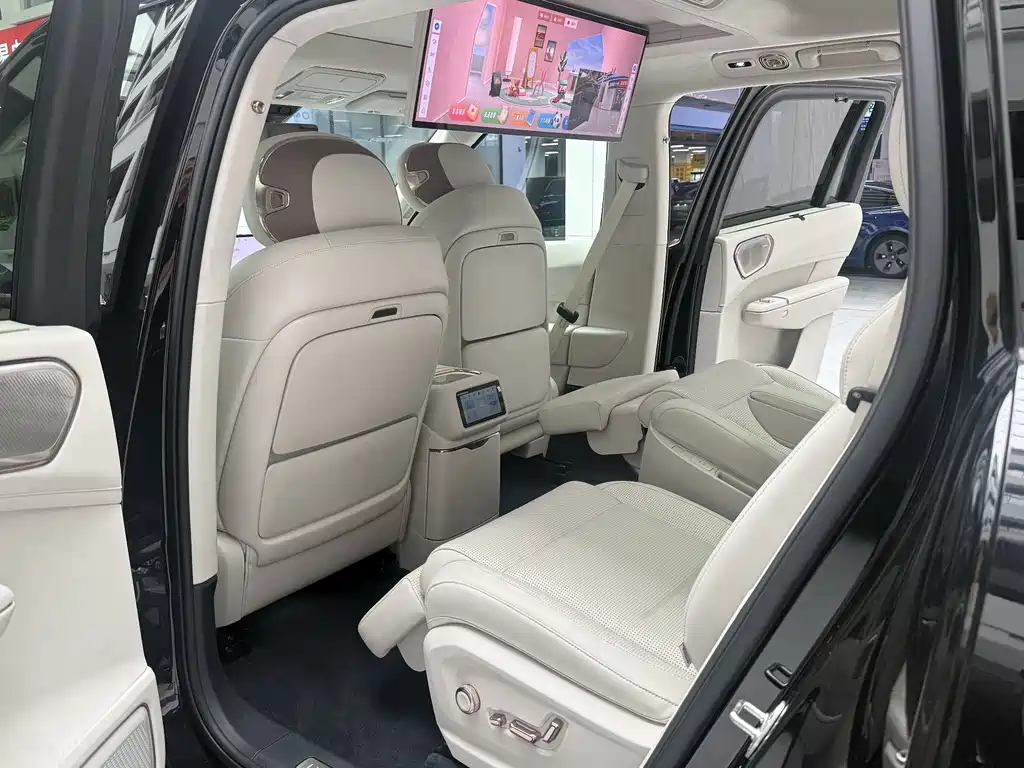 Lynk & Co 900 2025 2.0T 6 мест