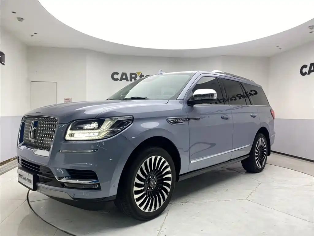 Купить Lincoln Navigator
