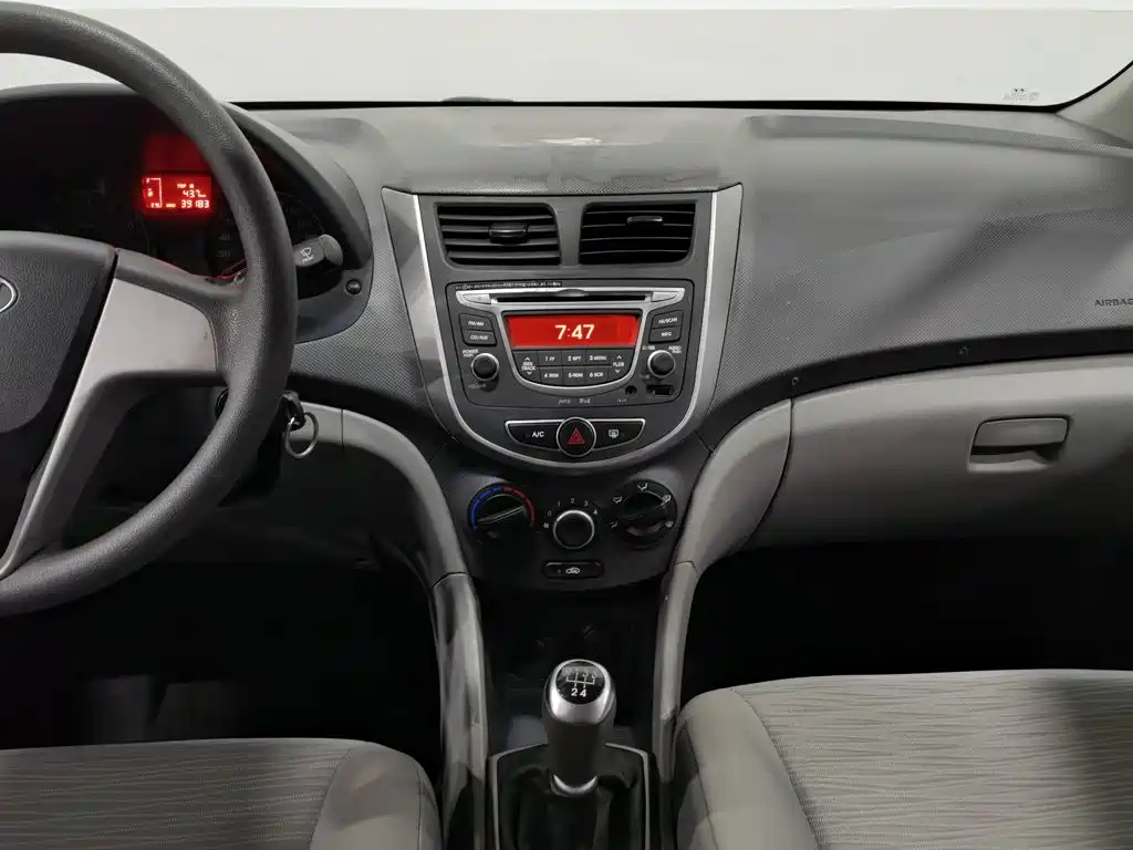 Hyundai Verna — миниатюра 12