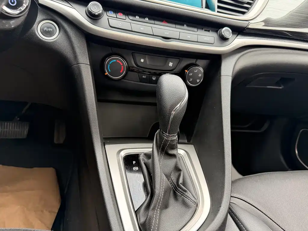 Buick Excelle — миниатюра 11