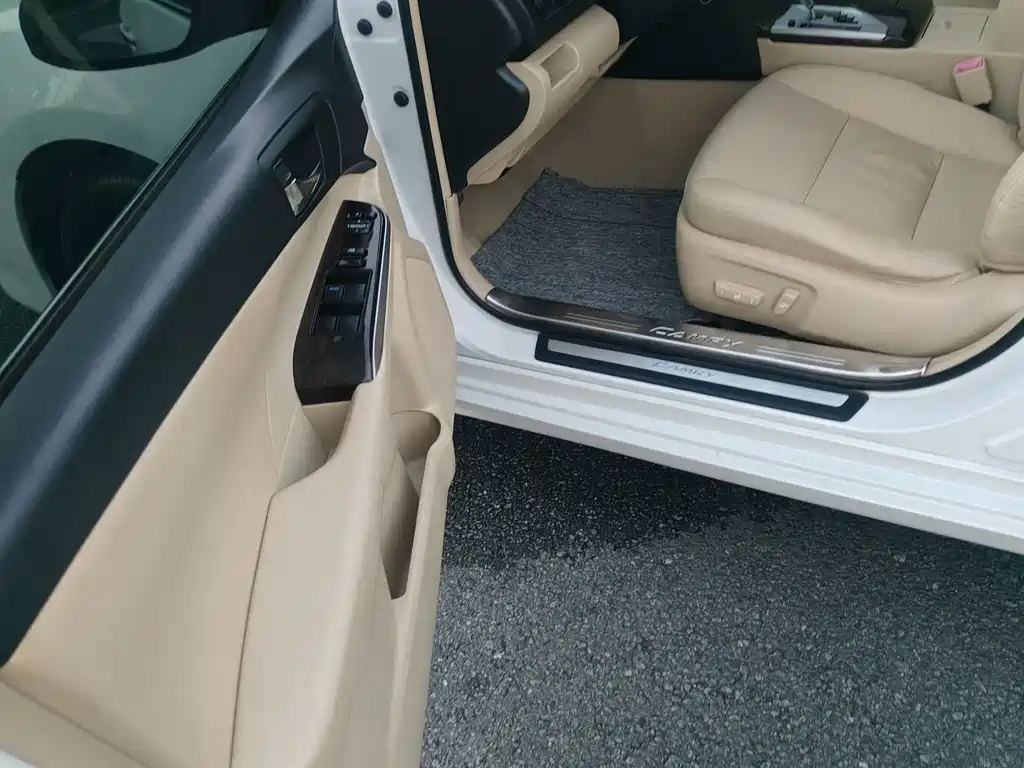 Toyota Camry — миниатюра 13