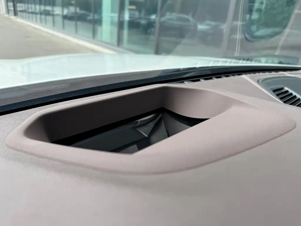BMW 5 Series — миниатюра 9