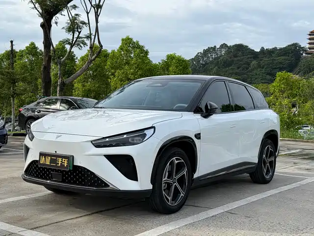 NEZHA AUTOMOBILE NEZHA L 2024