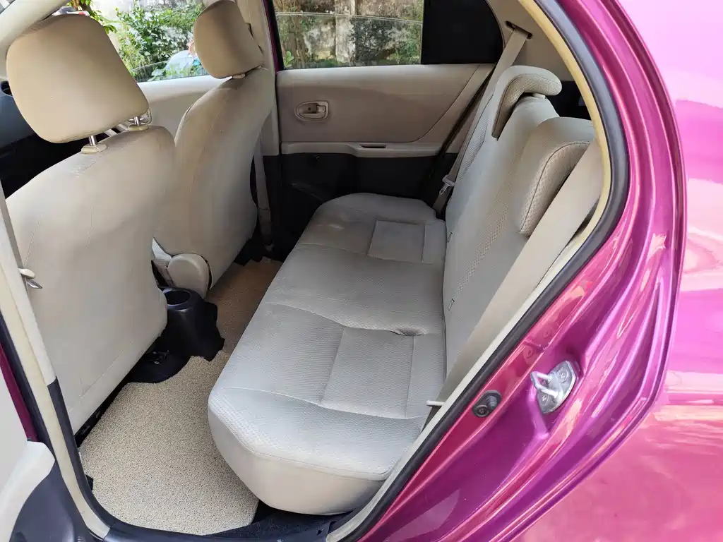 Toyota Yaris — миниатюра 7