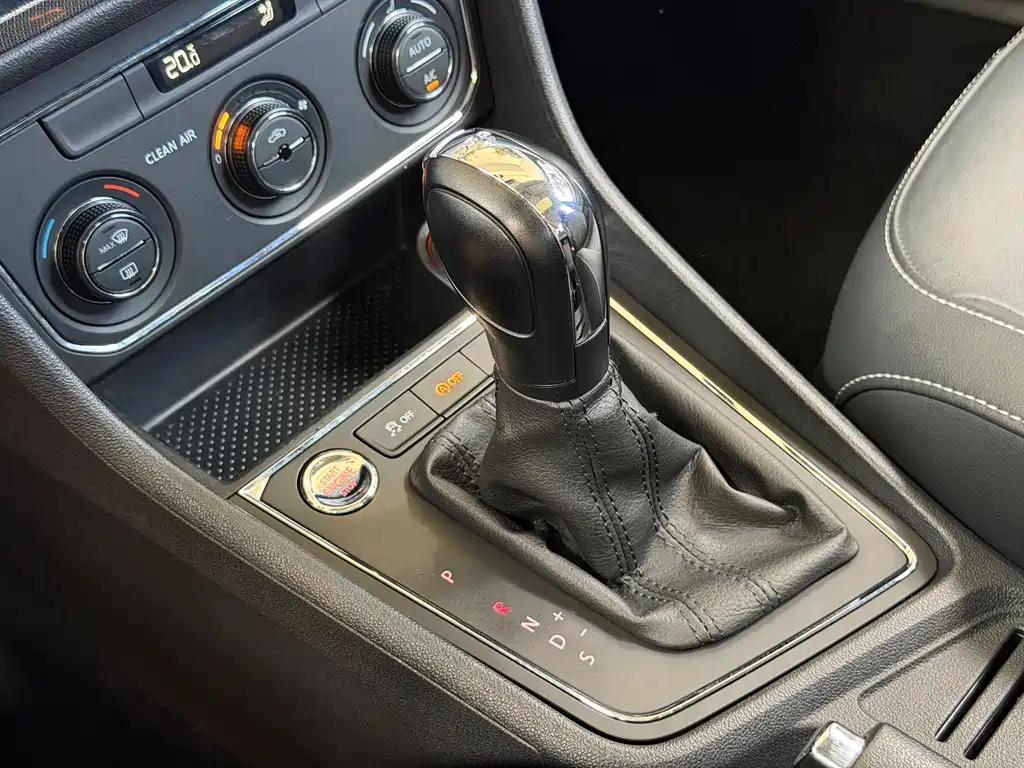 Volkswagen Lavida — миниатюра 10