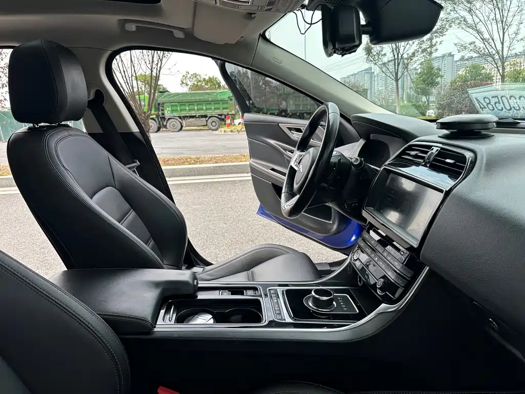 Jaguar XEL — миниатюра 13