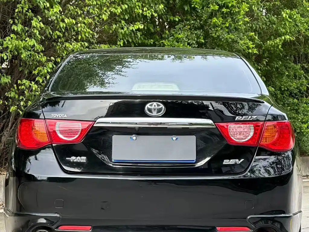 Toyota Reiz — миниатюра 9