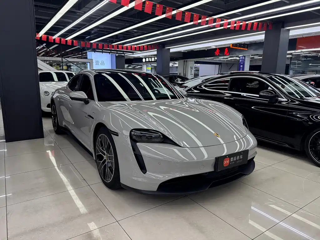 Porsche Taycan — миниатюра 3