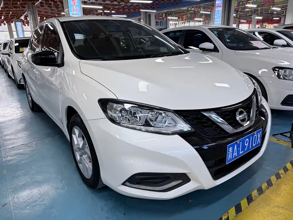 Nissan Tiida — миниатюра 3