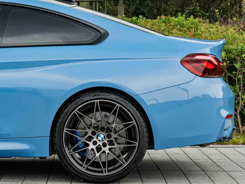 BMW M4 — миниатюра 6