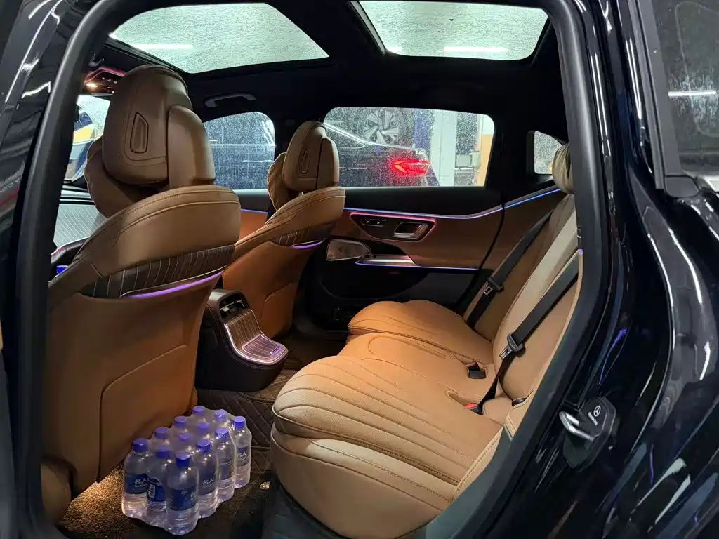 Mercedes-Benz E-Class — миниатюра 2