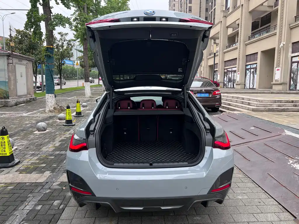 BMW i4 — миниатюра 8