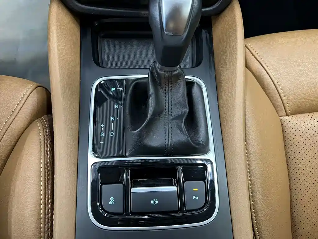 BYD MAX — миниатюра 15