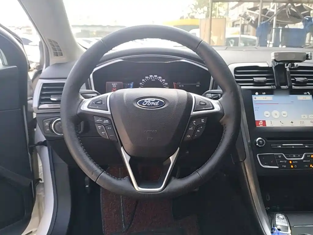 Ford Mondeo — миниатюра 11