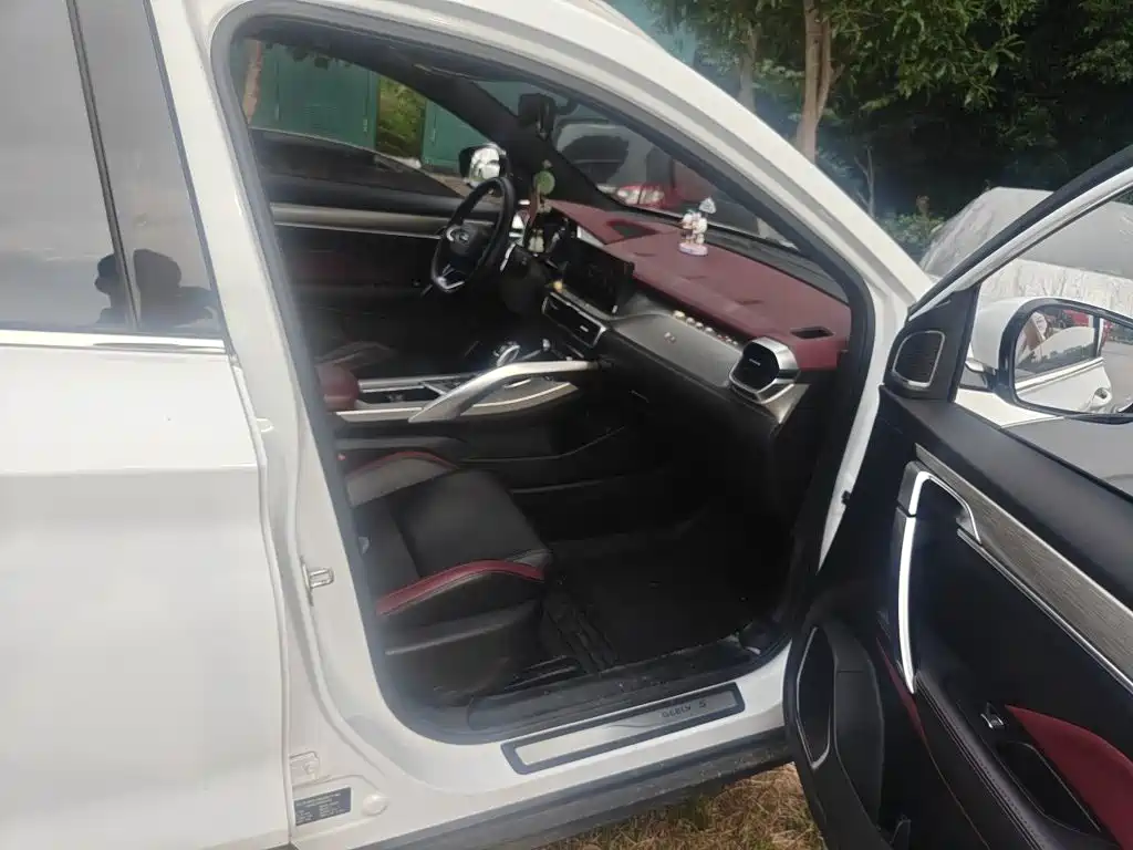 Geely Binyue — миниатюра 22