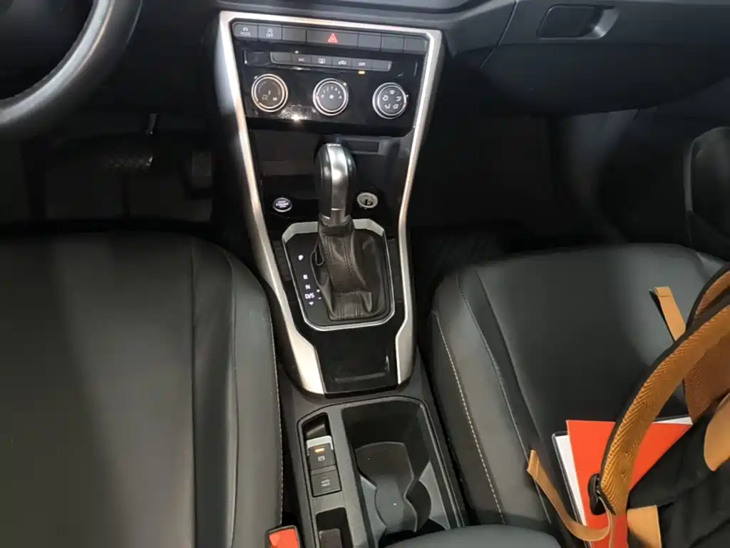 Volkswagen T-Roc — миниатюра 14